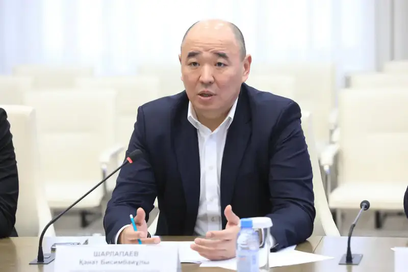 Аким области Асхат Шахаров встретился с председателем Президиума НПП «Атамекен» Канатом Шарлапаевым (2)