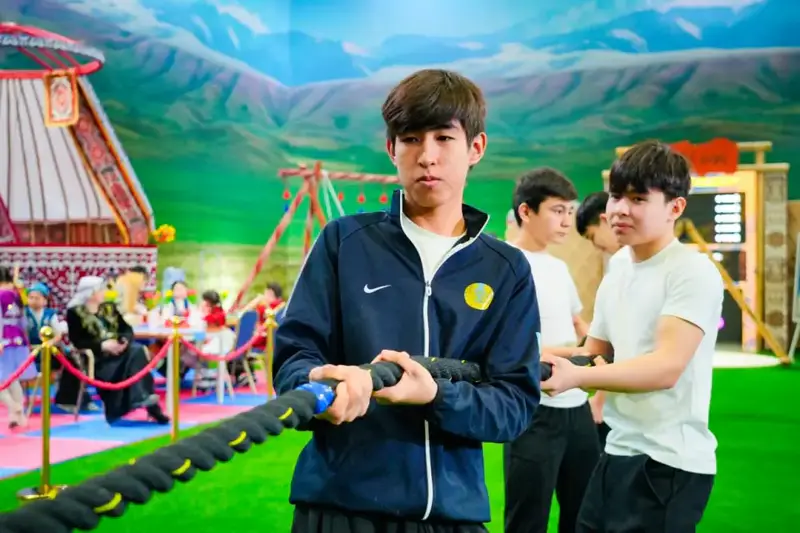 AI Sport и робот-вратарь: как технологии оживили Наурыз в столице (7)