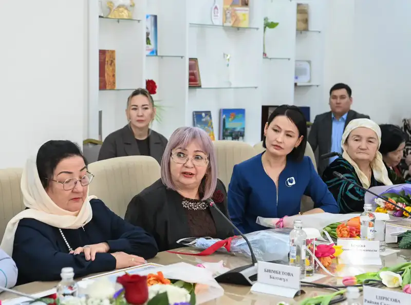 Глава региона встретился с женщинами-матерями (5)