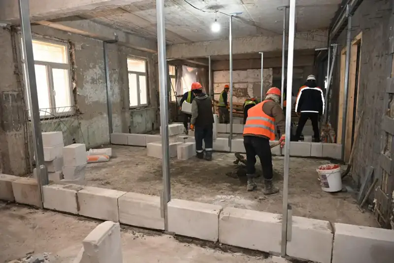 Аким Алматы проверил ход модернизации больницы №7 и строительство новых объектов (3)