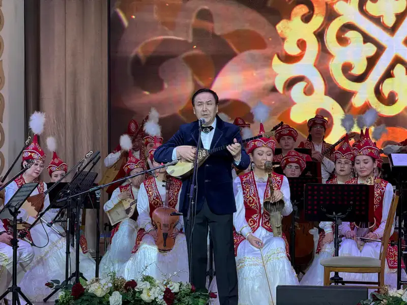 В Алматы состоялся концерт «Жамбылдың жыры, Динаның күйі» (2)