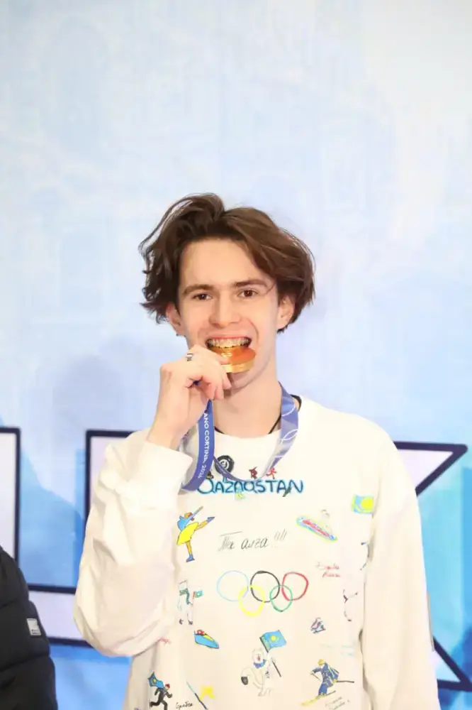 Алматы встретил олимпийского чемпиона XXV зимних Игр Михаила Шайдорова (4)