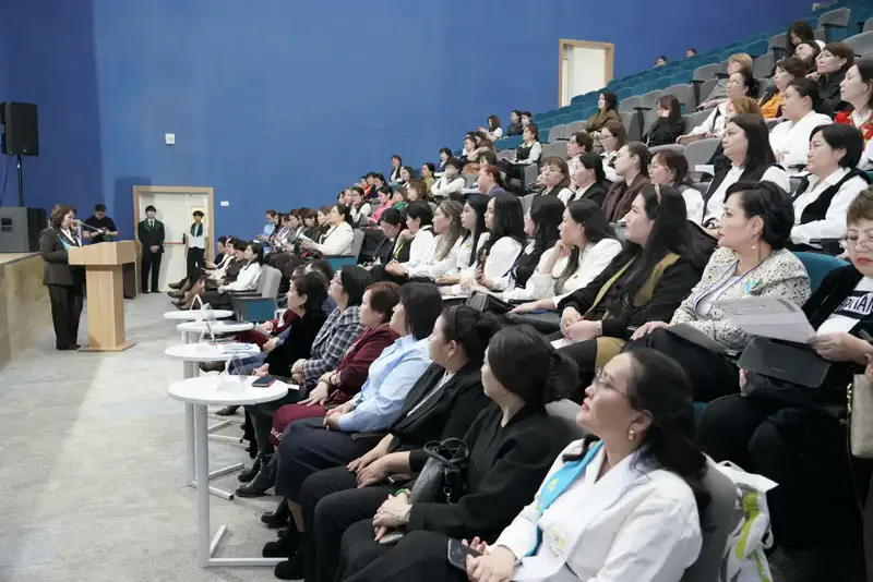 «Интеграция современных лабораторных комплексов и STEAM»: в столице прошел Республиканский научно-практический семинар (8)