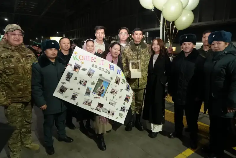 Первые солдаты прошлогоднего весеннего призыва вернулись в столицу после службы в армии (4)