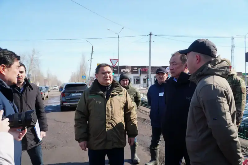 В Буландынском районе проверили ход реконструкции железнодорожного вокзала (10)