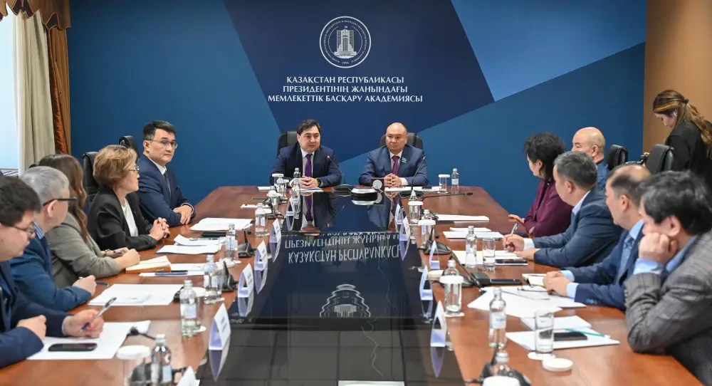 Новый состав Общественного совета при Агентстве по делам государственной службы провел первое заседание (4)