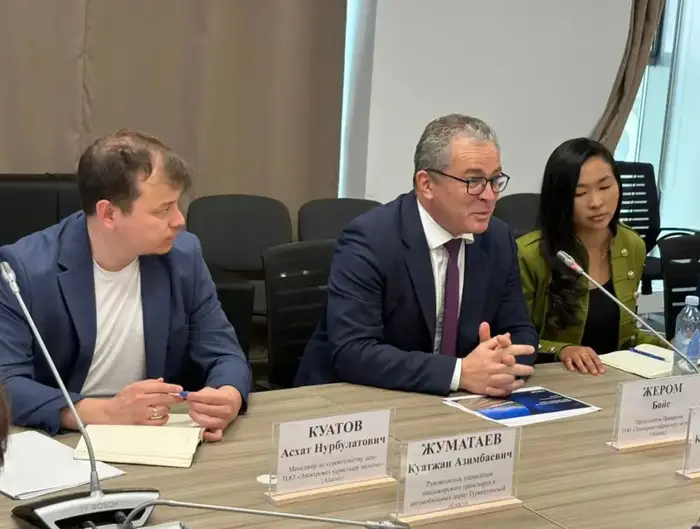 ТУРКЕСТАН: В АРЫСИ АКТИВНО СТРОИТСЯ ЦЕНТР ОБСЛУЖИВАНИЯ ЭЛЕКТРОВОЗОВ (2)