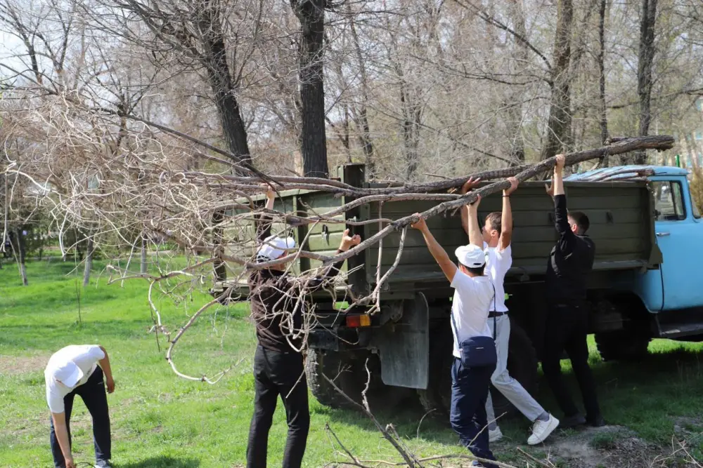 Молодежь активно приступила к новому сезону экологической акции «Таза Қазақстан» (2)