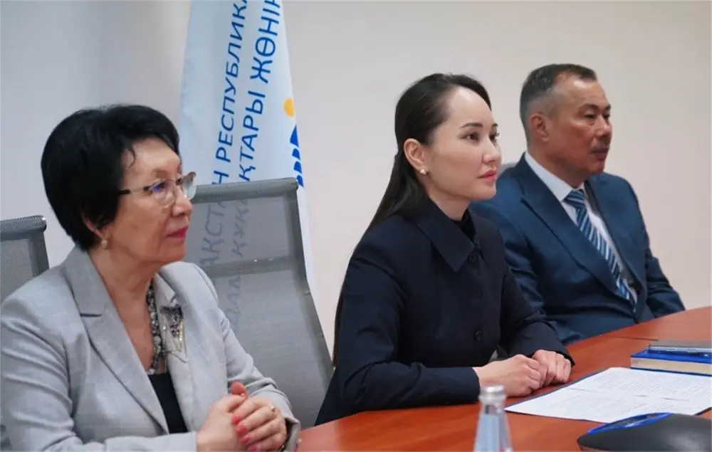 В правозащитном центре прошла встреча со стипендиатами программы «Болашак» (3)