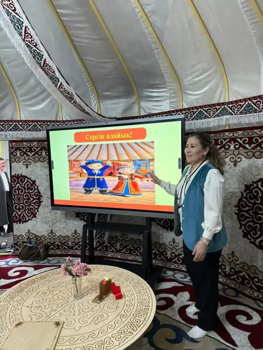 В Алматы открылся этно-кабинет «Парасат шаңырағы» на базе гимназии №138 (6)