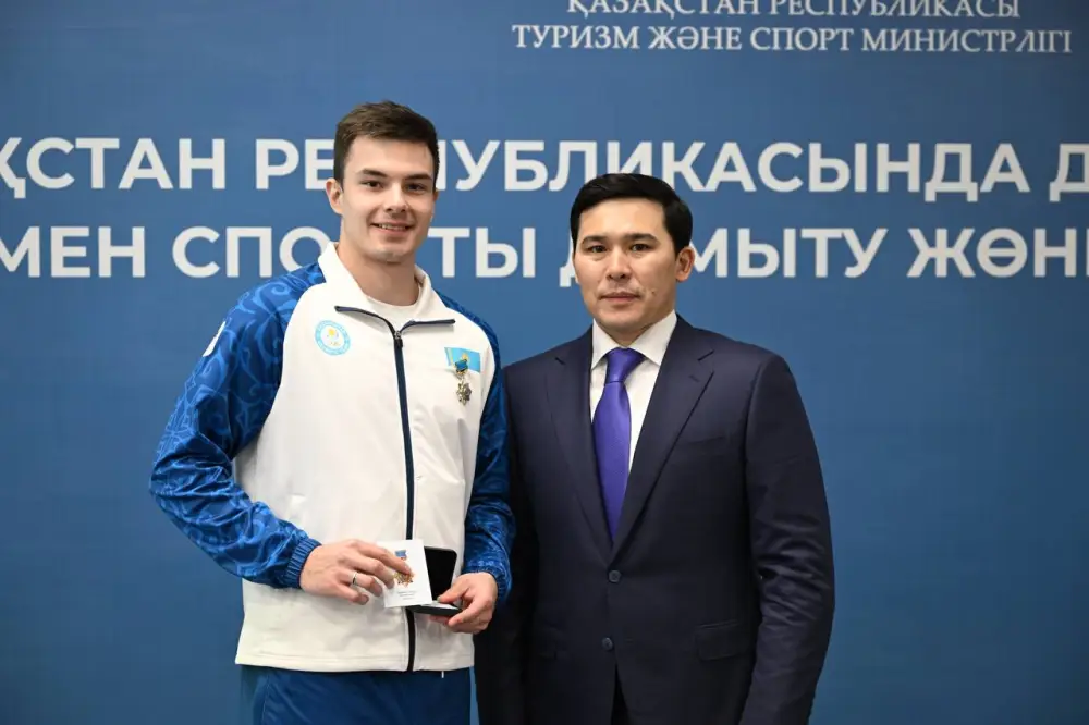 В Казахстане наградили спортсменов, вошедших в ТОП-10 на зимних Олимпийских и Паралимпийских играх (3)