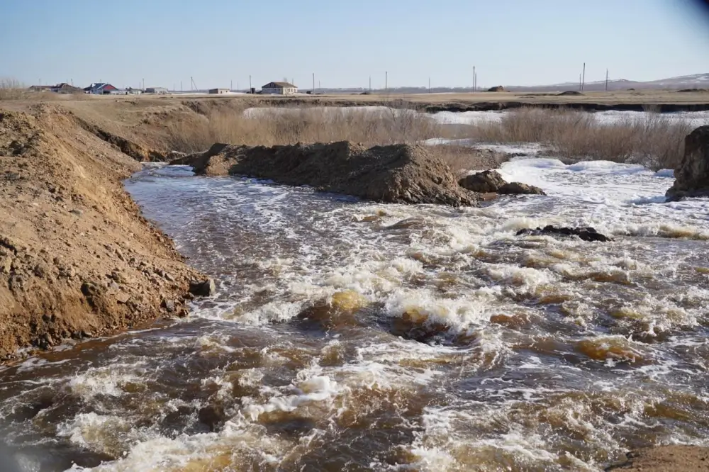 В Акмолинской области восстанавливают гидросооружения (2)