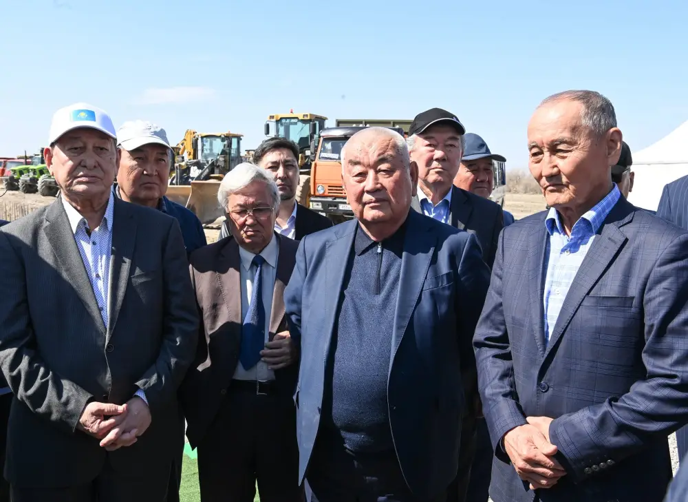 В Сырдарьинском районе начато строительство завода по глубокой переработке кукурузы (9)