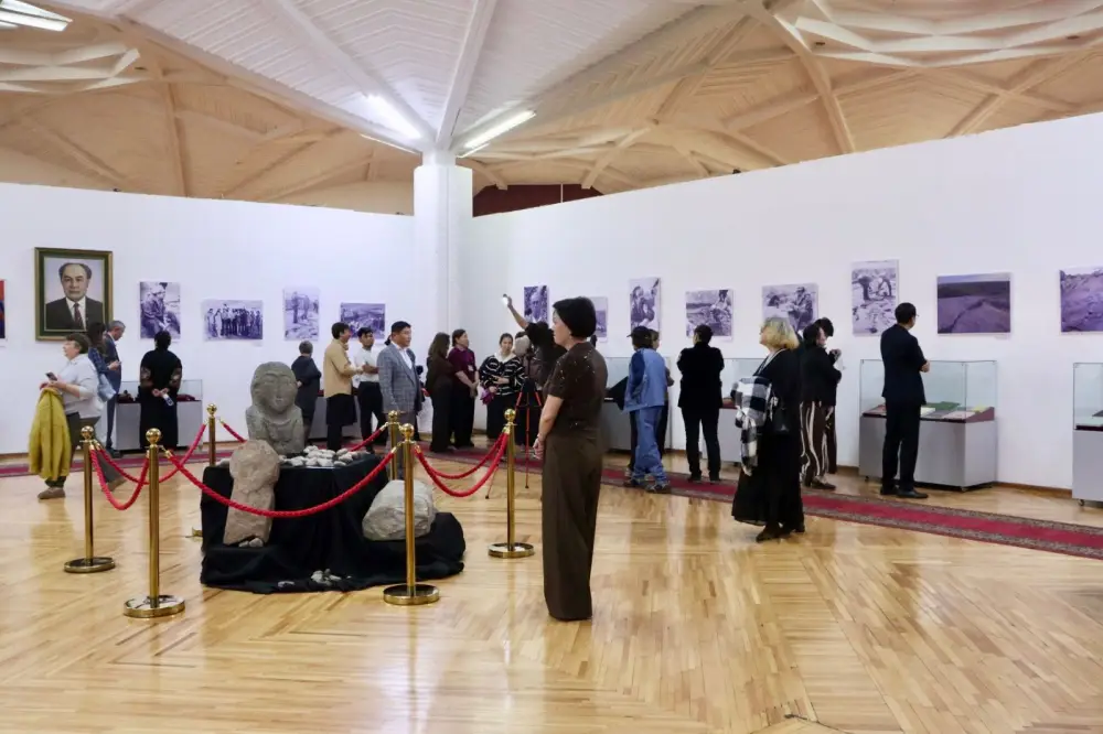 В Национальном центральном музее прошла выставка «Өткеннің өнегесі – бүгіннің белесі» (3)