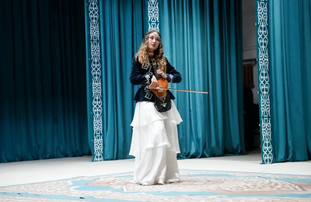 В Жанакоргане военнослужащие Минобороны провели встречи со школьниками и посадили деревья (3)