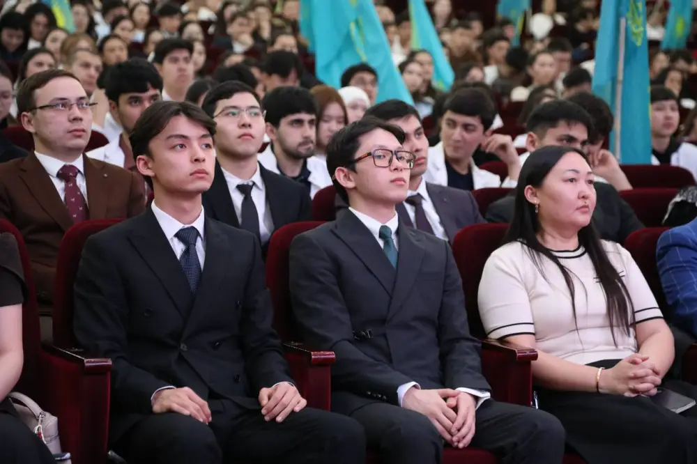 ФОРУМ СТУДЕНТОВ МЕДИЦИНСКИХ ВУЗОВ В АЛМАТЫ: СОЦИАЛЬНЫЕ АСПЕКТЫ НОВОЙ КОНСТИТУЦИИ ОПРЕДЕЛЯЮТ БУДУЩЕЕ СТРАНЫ (3)