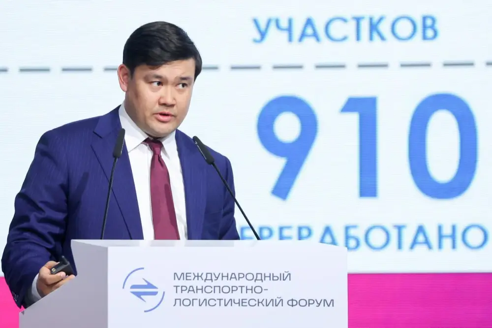 Зампред Комитета Максат Баяхмет выступил на МТЛФ в Санкт-Петербурге (3)