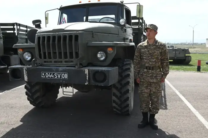 В Гвардейском гарнизоне 600 солдат получили военно-учетные специальности (6)