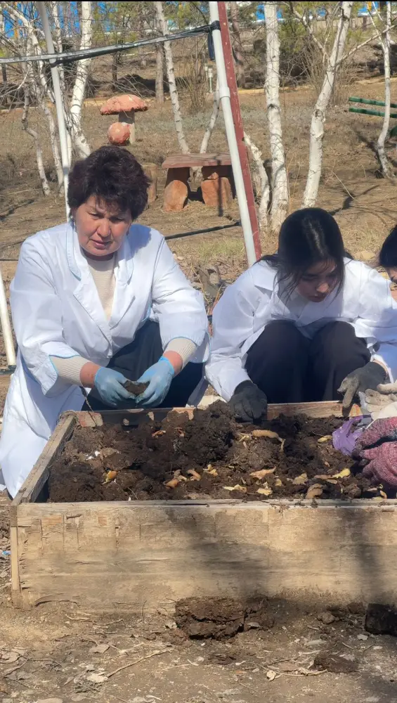 От отходов — к плодородию: актюбинская молодежь наладила производство удобрений (3)