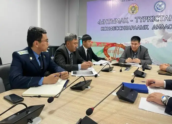 Түркістан облысындағы көлік инфрақұрылым және ірі сауда объектілеріндегі терроризмге қарсы іс-қимыл шарларына қатысты жиналыс туралы (2)
