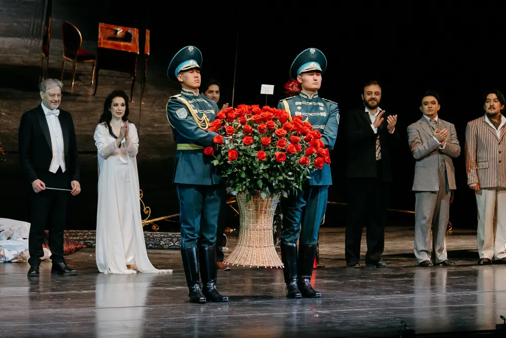 В «Астана Опера» состоялся показ «Травиаты» со звездным составом исполнителей (6)