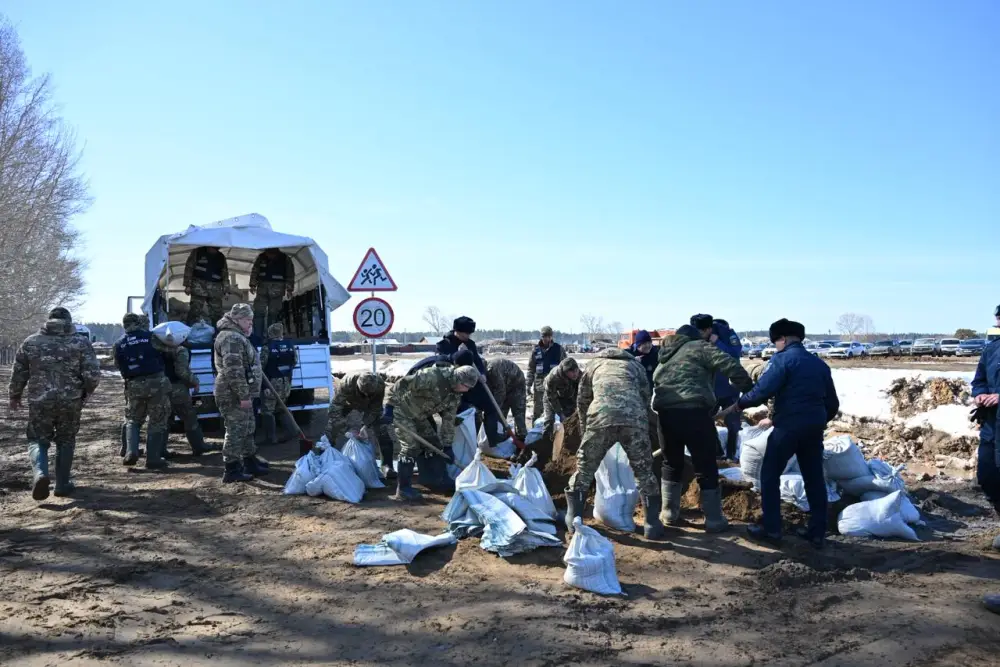 Фактов подтопления жилых домов не зафиксировано: аким области посетил село Бозтал (3)