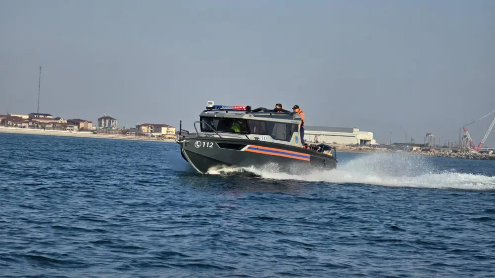 На льду спасено 40 человек (10)