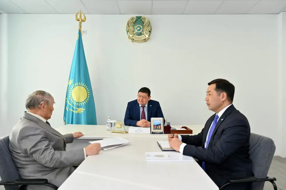 Аким области провел личный прием граждан (10)