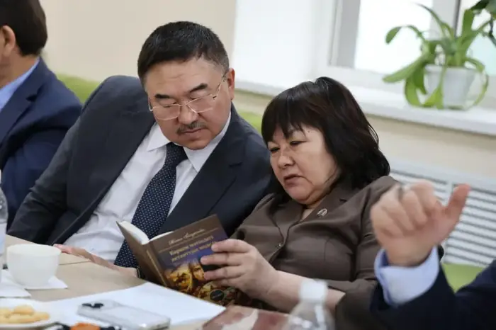 Состоялось заседание рабочей группы по обновлению книжного фонда библиотек столицы (4)