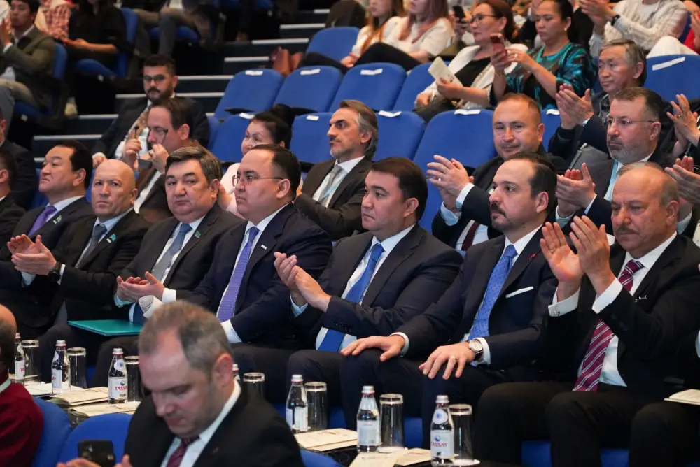 В ТУРКЕСТАНЕ ПРОХОДИТ МЕЖДУНАРОДНЫЙ КУЛЬТУРНО-НАУЧНЫЙ СИМПОЗИУМ «РЕМЕСЛЕННИКИ ПО СТОПАМ ХОДЖА АХМЕДА ЯСАВИ» (7)