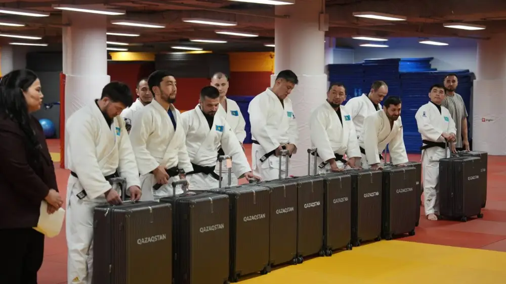 Новый стандарт обеспечения: впервые национальные сборные Казахстана получают полный комплект экипировки (2)