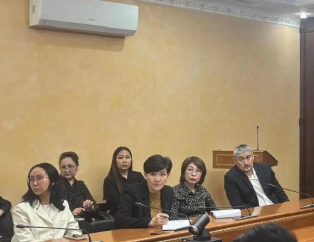 В акимате Костанайской области в рамках правового всеобуча в целях повышения финансовой и правовой грамотности сотрудников (2)