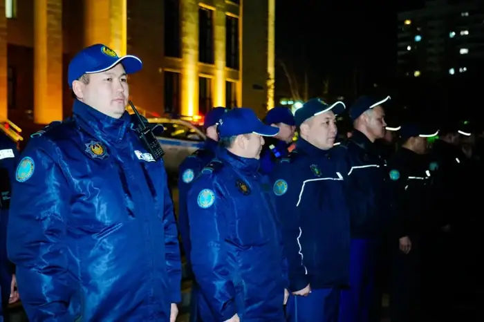 «Закон и порядок»: в Астане прошел ночной рейд по профилактике правонарушений (7)