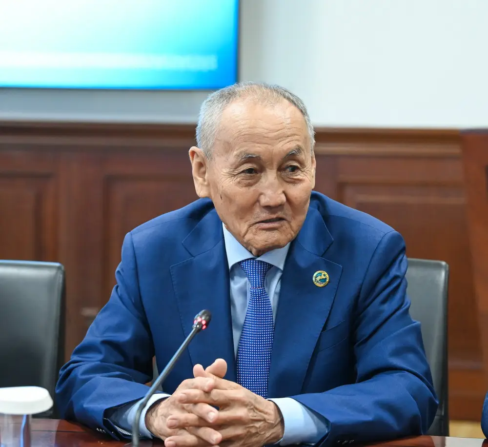 Глава региона поздравил ветеранов труда с юбилеями (5)