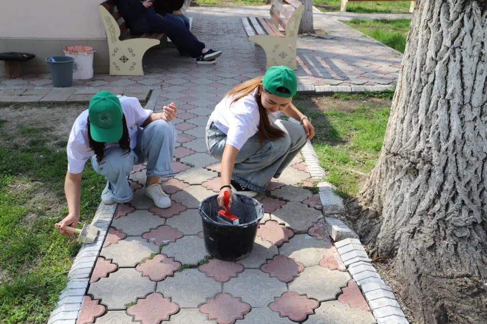 Молодежь активно приступила к новому сезону экологической акции «Таза Қазақстан» (4)