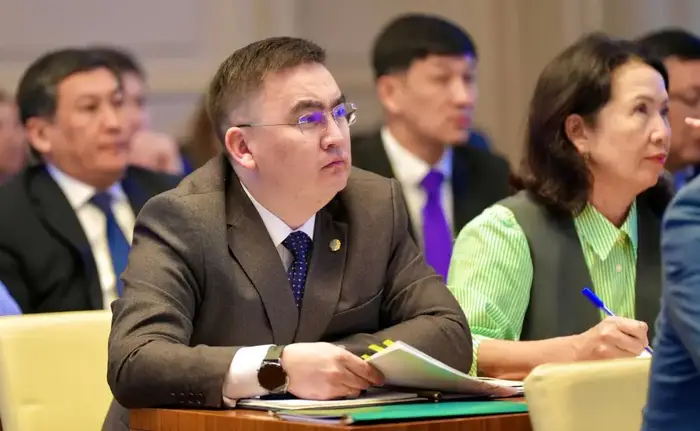 В акимате ВКО проверили ход выполнения поручений руководителей страны и области (4)