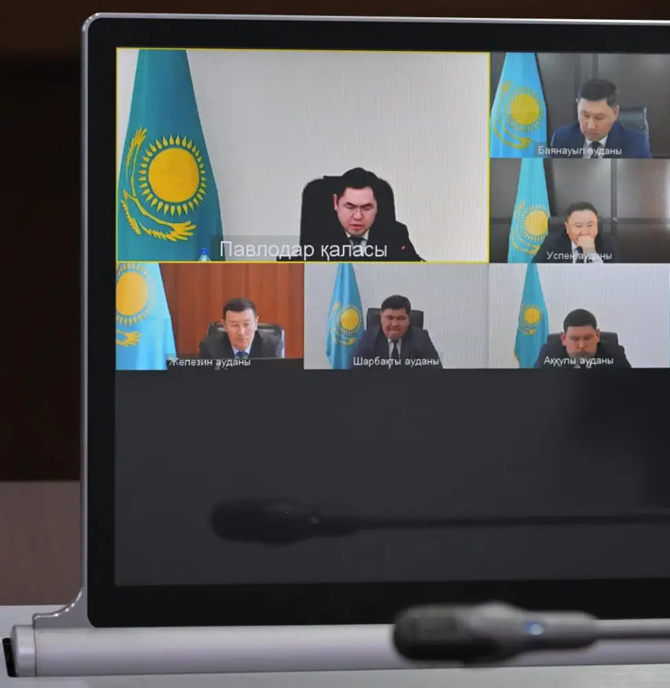 В Павлодарской области обсудили реализацию проектов по ремонту и строительству дорог в 2026 году (8)