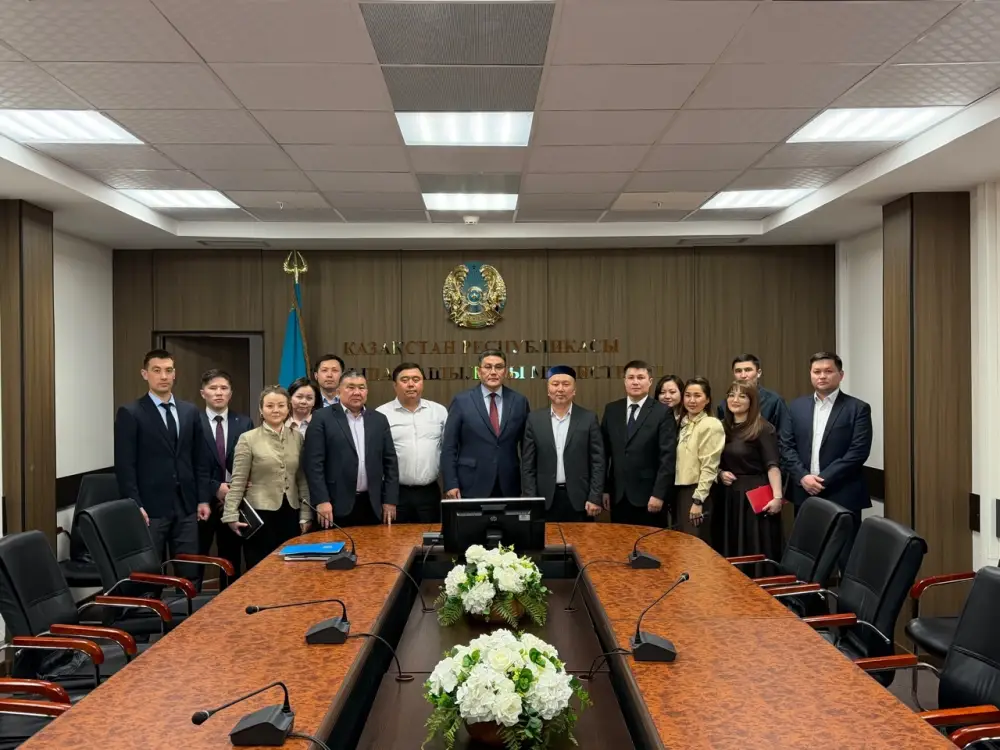 Обсуждены вопросы соблюдения этических норм и религиозных убеждений государственных служащих (5)