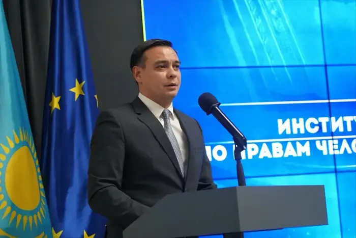 Артур Ластаев: Формирование правовой культуры начинается в образовательной среде (9)
