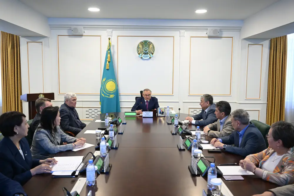 Бейбит Исабаев обсудил с сенаторами развитие экономики Жетісу (3)