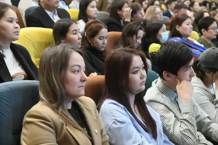 В Астане прошел форум по вопросам формирования конституционных ценностей в образовательных учреждениях (3)