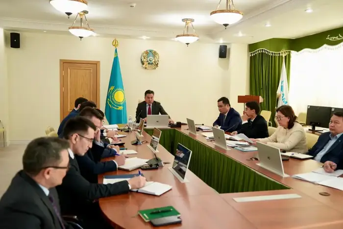 Минтруд рассматривает новые подходы к защите трудовых прав молодежи на основе исследования РНИИОТ (3)
