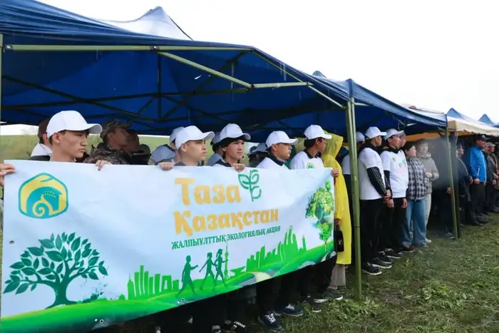 Ербол Карашукеев принял участие в акции «Мөлдір бұлақ» (2)