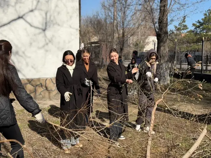Сотни театралов столицы вышли в поддержку «Таза Казахстан» (2)
