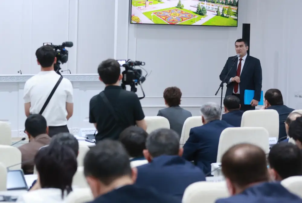 Ербол Карашукеев принял участие в очередной сессии областного маслихата (4)