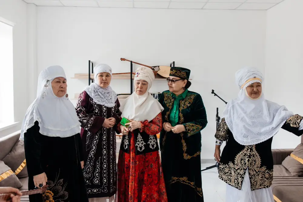 Серик Шапкенов ознакомился с новым зданием центра активного долголетия в Атырау (4)