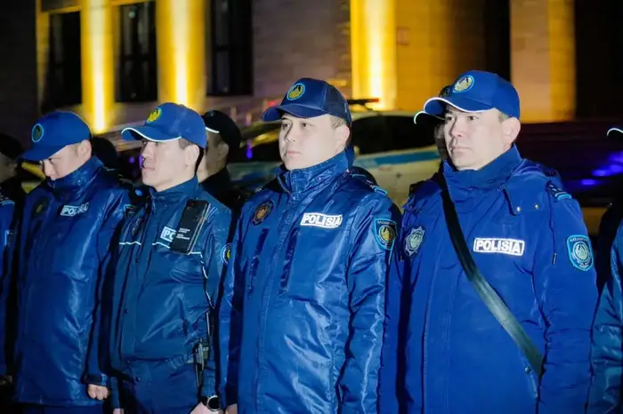 «Закон и порядок»: в Астане прошел ночной рейд по профилактике правонарушений (10)