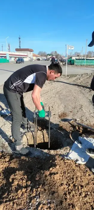 В Аксуатском районе набирают темпы работы по благоустройству (2)