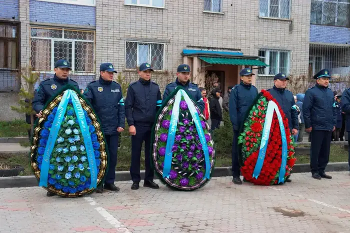 В областном центре Восточного Казахстана простились с Курматом Рахимовым (8)