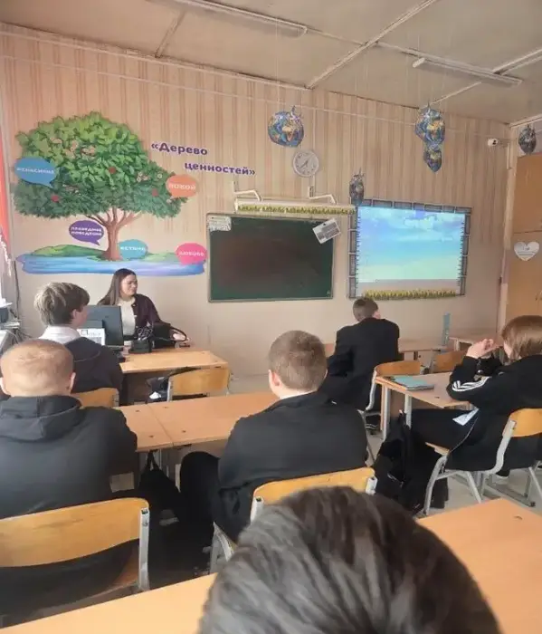 Мектеп оқушыларымен кездесу: діни сауаттылық пен сыни ойлауға назар аударылды (3)